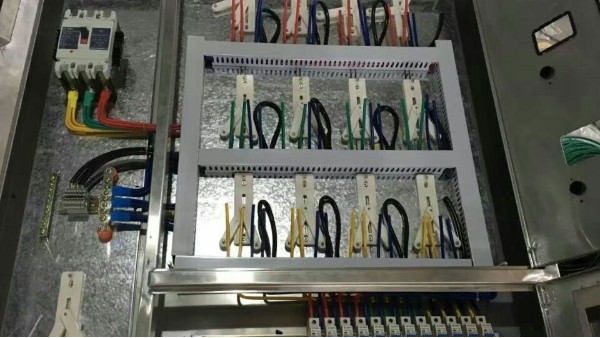 國產電表箱_千亞電氣_時刻守護您的用電安全